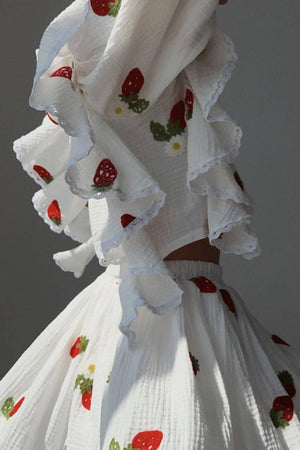 Sweet Countryside 100% cotton two-piece set with ruffled edges and strawberry prints.