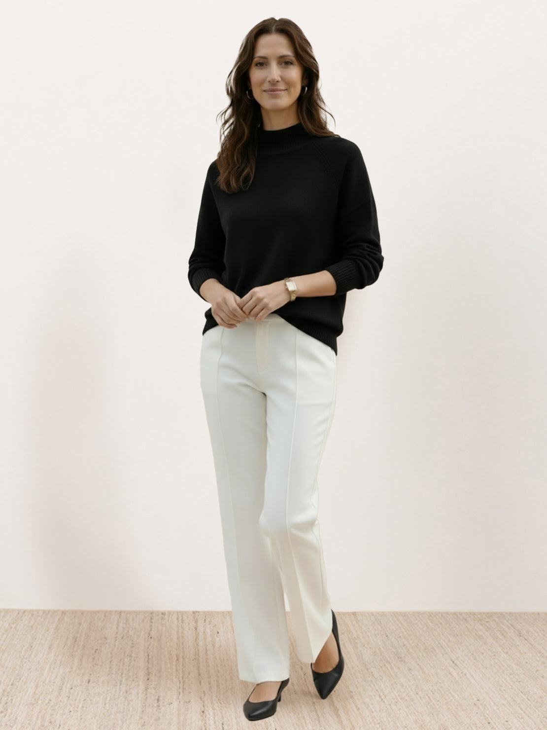 Lightweight 100% Italian cashmere sweater with mock neck and regular fit for elegant, warm comfort