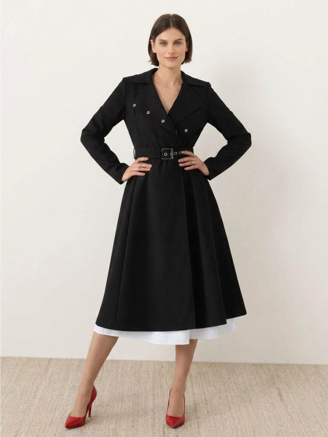 Elegant water-repellent A-line hooded raincoat for women with belt and insulated lining