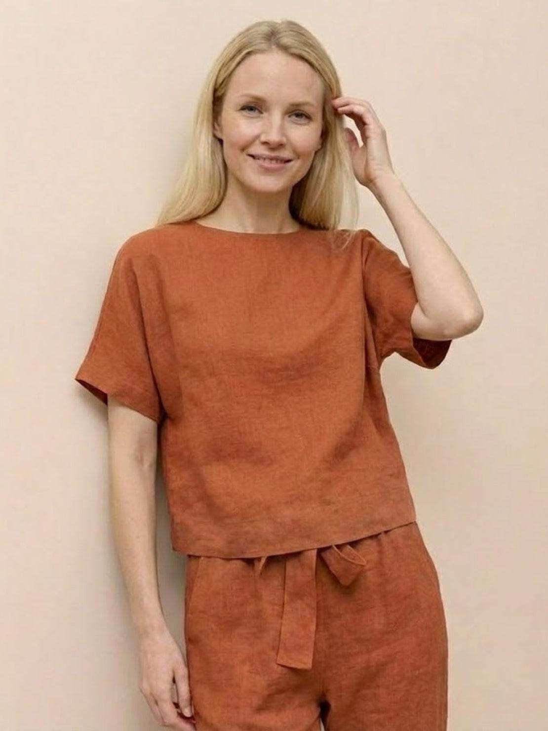 Breathable cotton linen monochrome short-sleeve top with relaxed fit and natural texture
