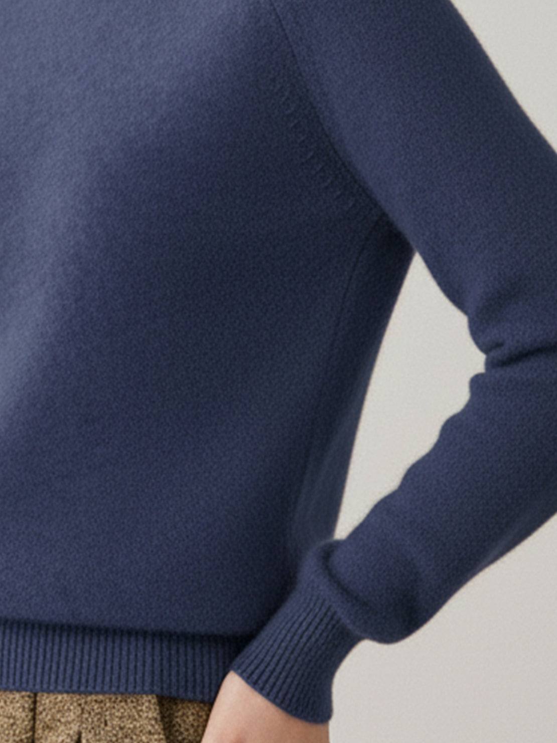 Lightweight Italian cashmere sweater with mock-neck and regular fit for elegant comfort