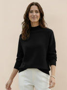 100% Italian cashmere sweater with mock-neck and regular fit, soft and lightweight knit