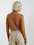 Lightweight 100% Italian cashmere sweater with mock-neck and regular fit for elegant comfort
