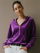 Ultra-soft velvet half-zip hoodie with hood and kangaroo pocket in plush fabric