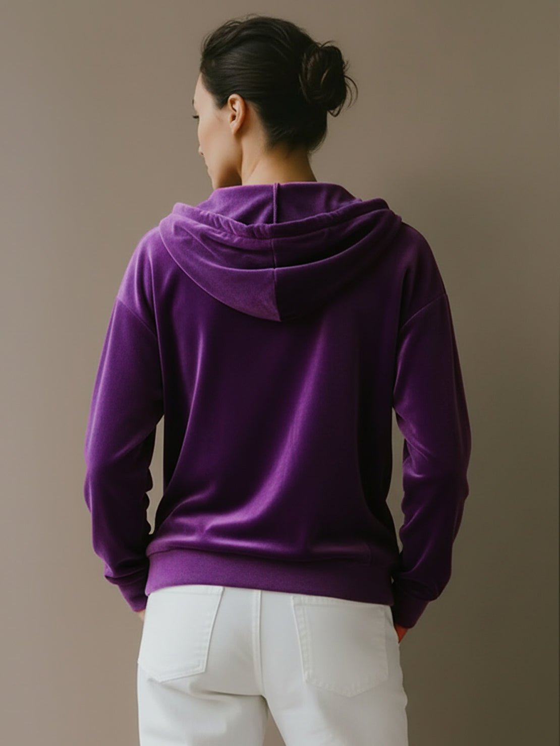 Ultra-soft velvet half-zip hoodie with kangaroo pocket and relaxed fit
